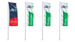 Vier verschiedene Beachflags im Corporate Design von digi table – Varianten zur Veranschaulichung möglicher Layouts und Einsatzbereiche.