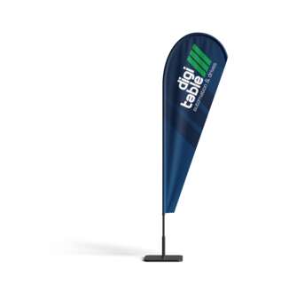 Bedruckte Beachflag im Corporate Design von digi table – auffällige Werbefläche für Events, Messen und Außeneinsatz.